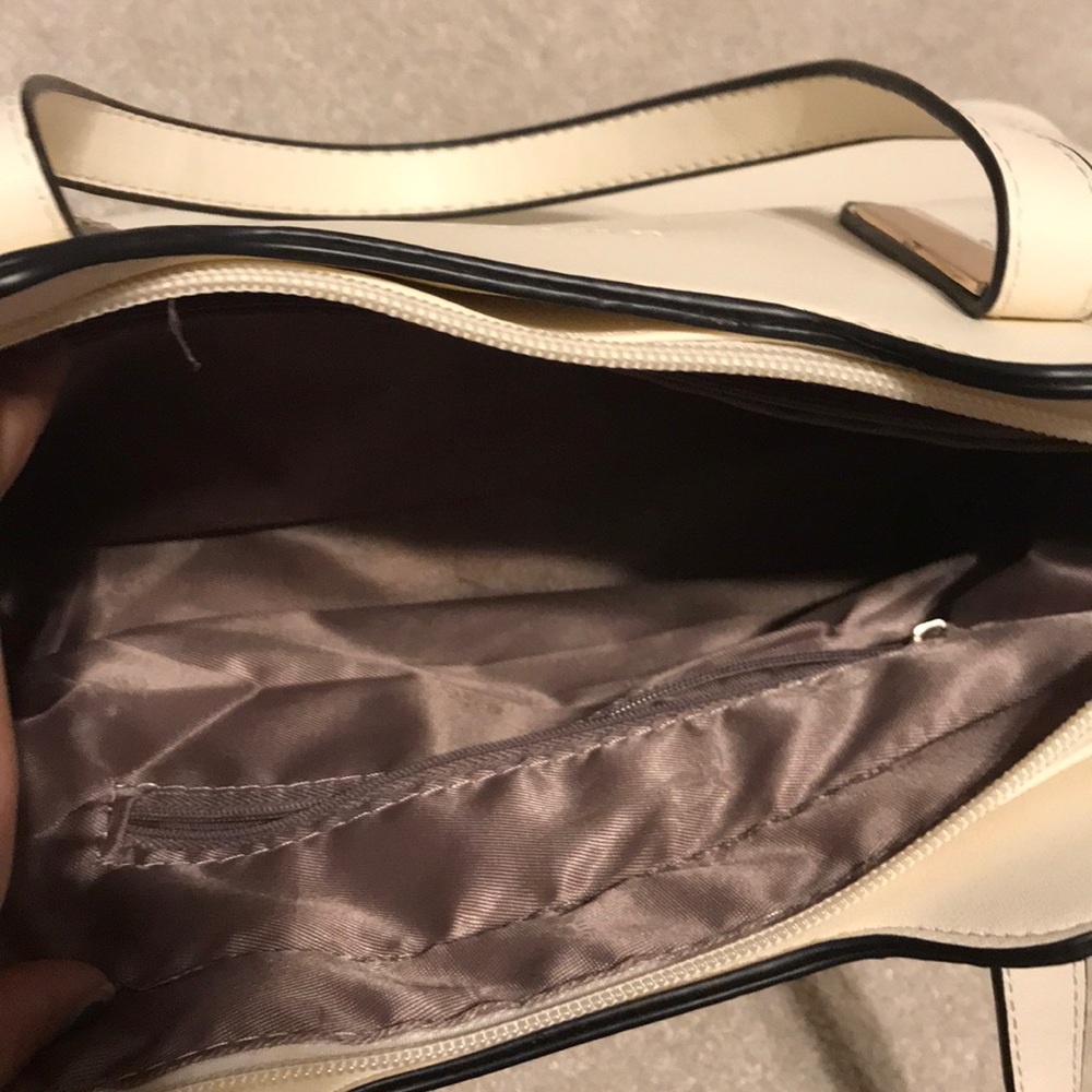 Hand Bag - Picture 3 of 4